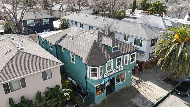 Plus de détails pour 2620 T St, Sacramento, CA - Multi-résidentiel à vendre