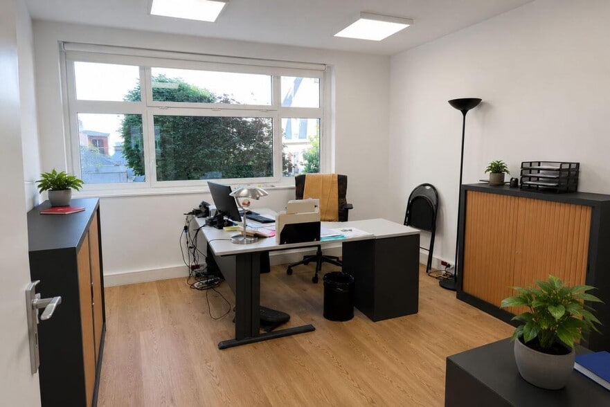 171 Avenue Charles De Gaulle, Neuilly-sur-Seine for lease - Interior Photo - Image 3 of 4