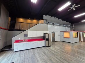 399 S 22nd St, Heath, OH for lease Interior Photo- Image 2 of 14