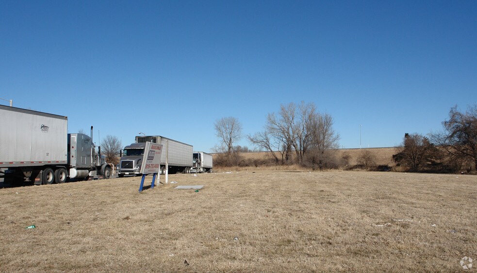 4510 Kansas Ave, Kansas City, KS à vendre - Photo du bâtiment - Image 2 de 2