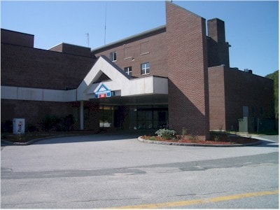 260-262 Cottage St, Littleton, NH for lease Primary Photo- Image 1 of 9
