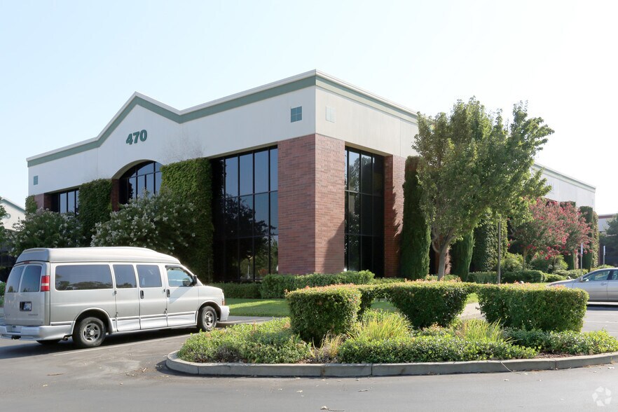 Busch Campus Park portfolio of 5 properties for sale on LoopNet.ca - Primary Photo - Image 3 of 16