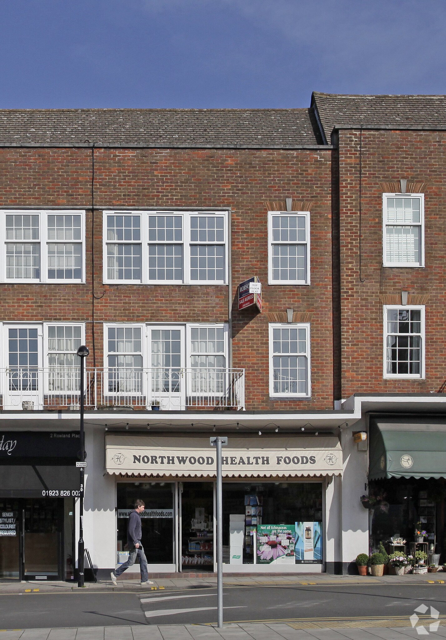 Green Ln, Northwood à louer Photo principale- Image 1 de 6