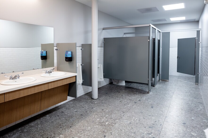 1410 S 1st Ave, Iowa City, IA à vendre - Photo intérieure - Image 3 de 5