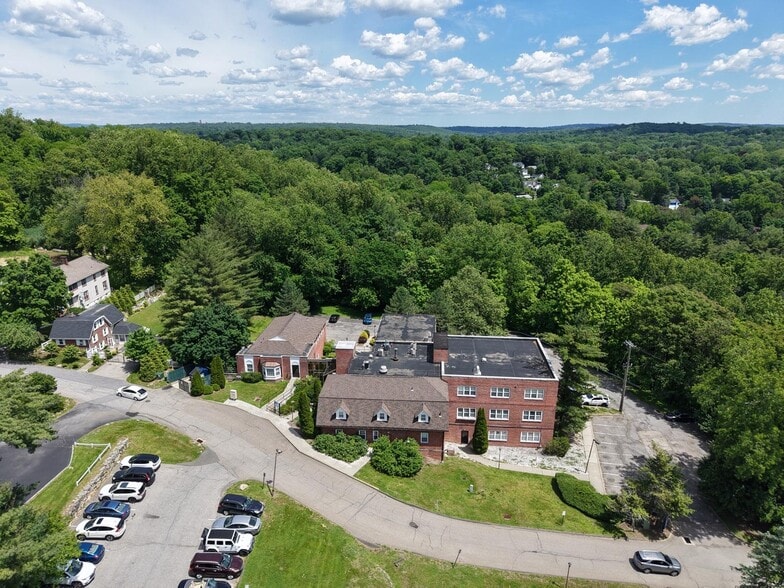 2 Stowe Rd, Peekskill, NY à louer - Photo du bâtiment - Image 3 de 37
