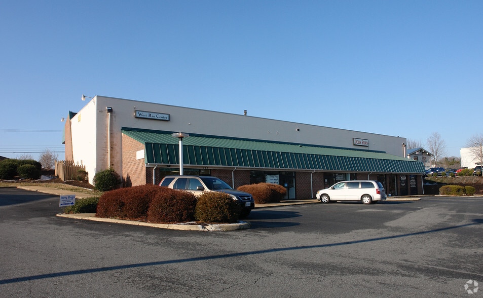 722 Rio Rd, Charlottesville, VA for lease - Primary Photo - Image 1 of 2