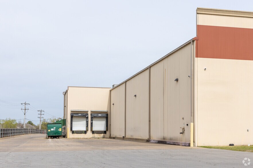 11550 N 135th East Ave, Owasso, OK à vendre - Photo du bâtiment - Image 2 de 6