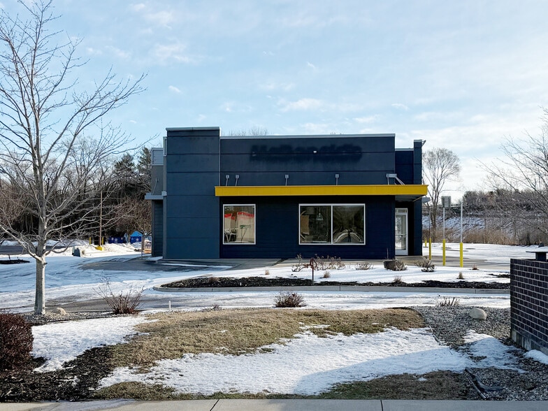 4661 Red Arrow Hwy, Stevensville, MI for lease - Building Photo - Image 3 of 4