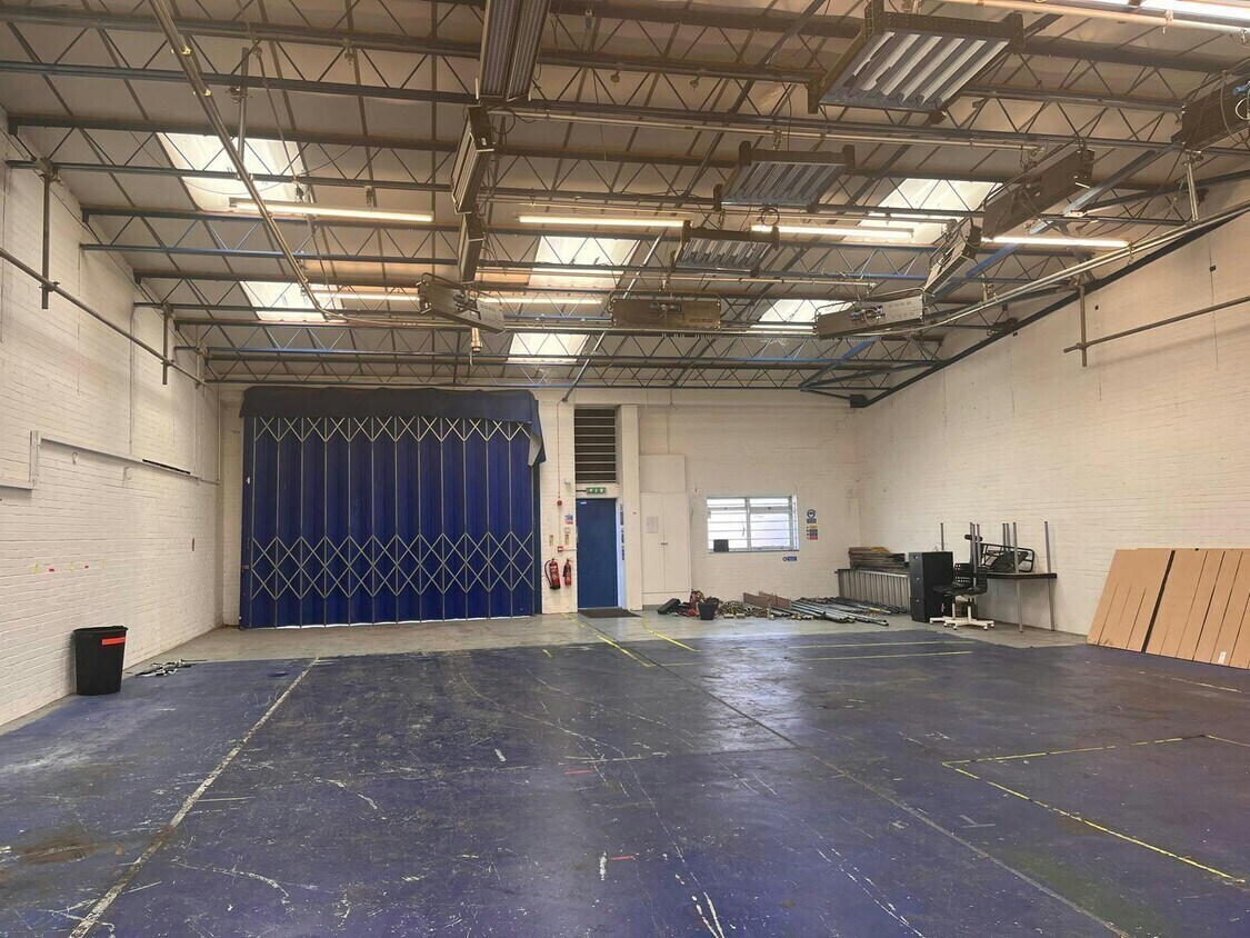 Chilton Rd, Chesham for lease Interior Photo- Image 1 of 4