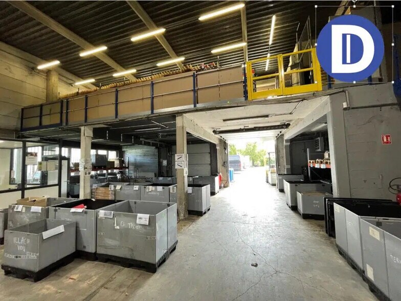 Flex in Metz for sale - Interior Photo - Image 2 of 7