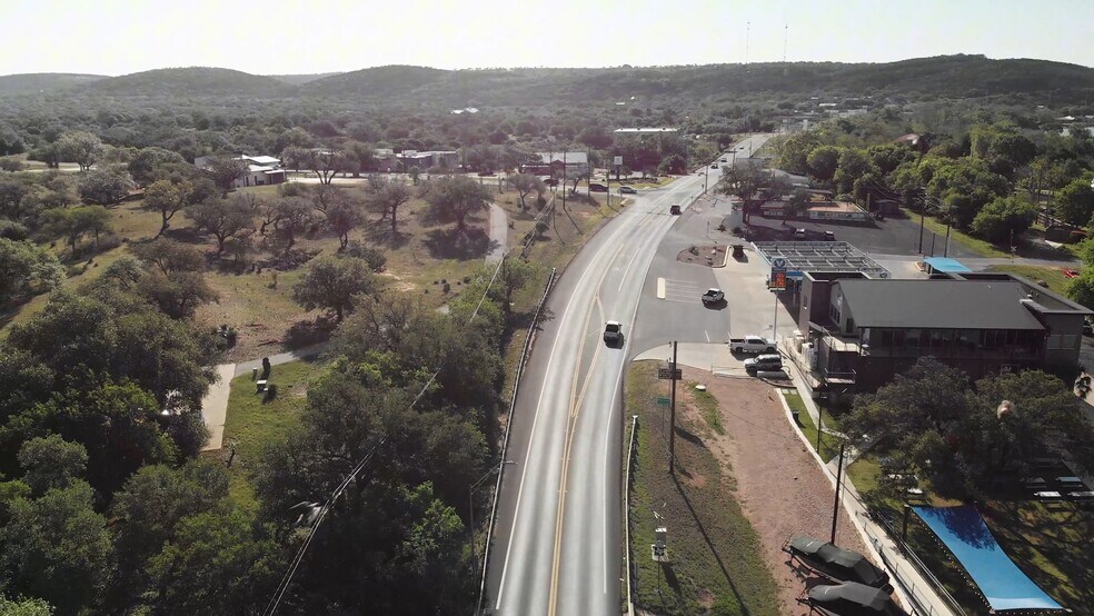 FM 2342, Kingsland, TX à vendre - Vidéo sur l’inscription commerciale - Image 2 de 11