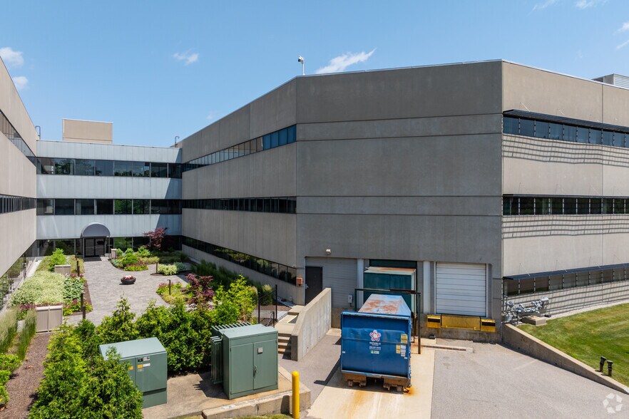 500 Old Connecticut Path, Framingham, MA à vendre - Photo du bâtiment - Image 3 de 6