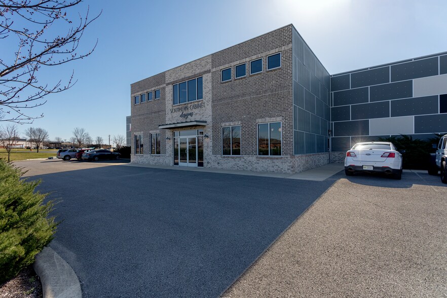 360 Quecreek Cir, Smyrna, TN à vendre - Photo du bâtiment - Image 3 de 7