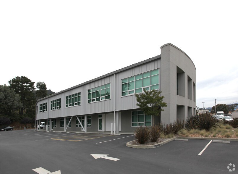 28 Liberty Ship Way, Sausalito, CA à louer - Photo du bâtiment - Image 2 de 7