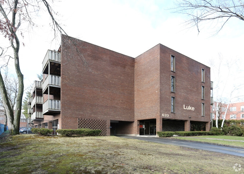 West Hartford Portfolio portefeuille de 2 propriétés à vendre sur LoopNet.ca - Photo principale - Image 2 de 2