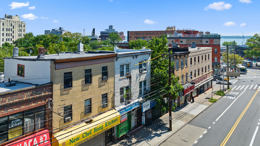 Victory Blvd portfolio of 2 properties for sale on LoopNet.ca - Building Photo - Image 2 of 6