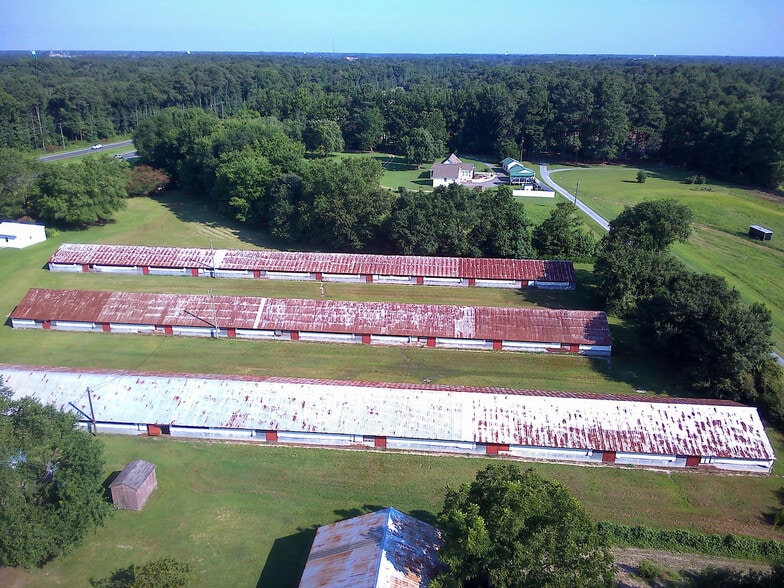 Wessel portfolio of 6 properties for sale on LoopNet.ca - Building Photo - Image 2 of 7