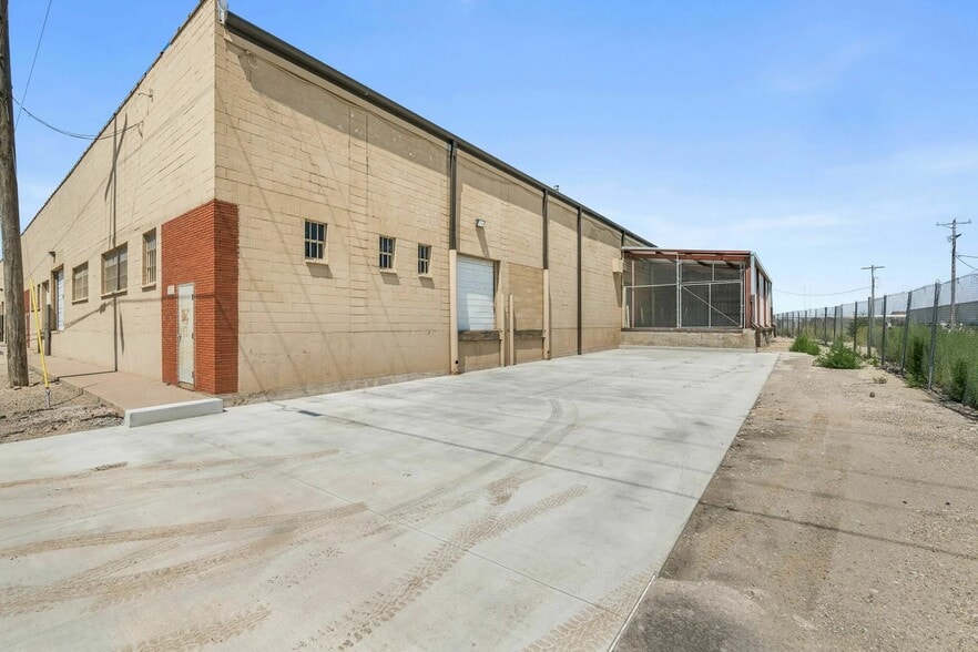 907 SE 2nd Ave, Amarillo, TX for sale - Building Photo - Image 2 of 13