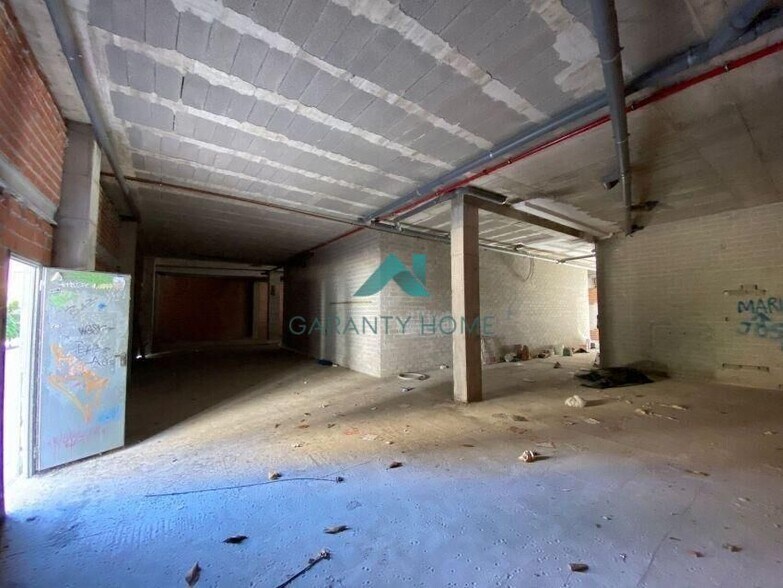 Retail in Torrelavega, Cantabria for sale - Interior Photo - Image 3 of 17