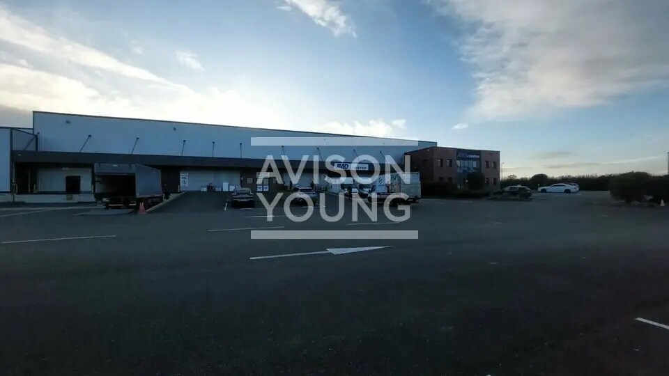 Bureau dans Louvres à louer - Photo du bâtiment - Image 3 de 4