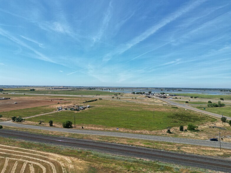3854 Rancho Rd, Wheatland, CA à vendre - Photo du bâtiment - Image 2 de 7