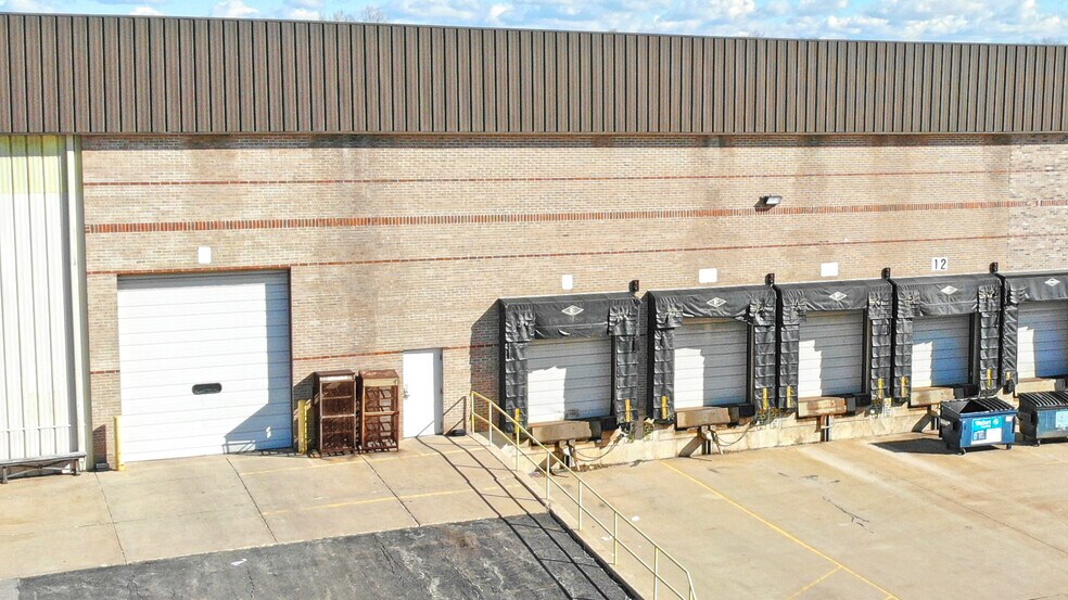 540-580 Joyce Rd, Joliet, IL à louer - Photo du bâtiment - Image 2 de 10