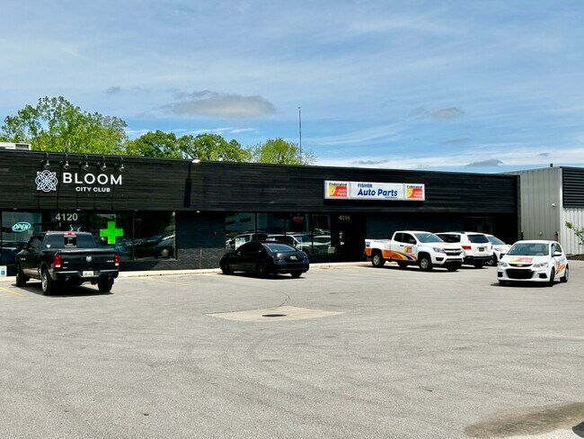 Plus de détails pour 4114-4120 W Stadium Dr, Kalamazoo, MI - Commerce de détail à vendre