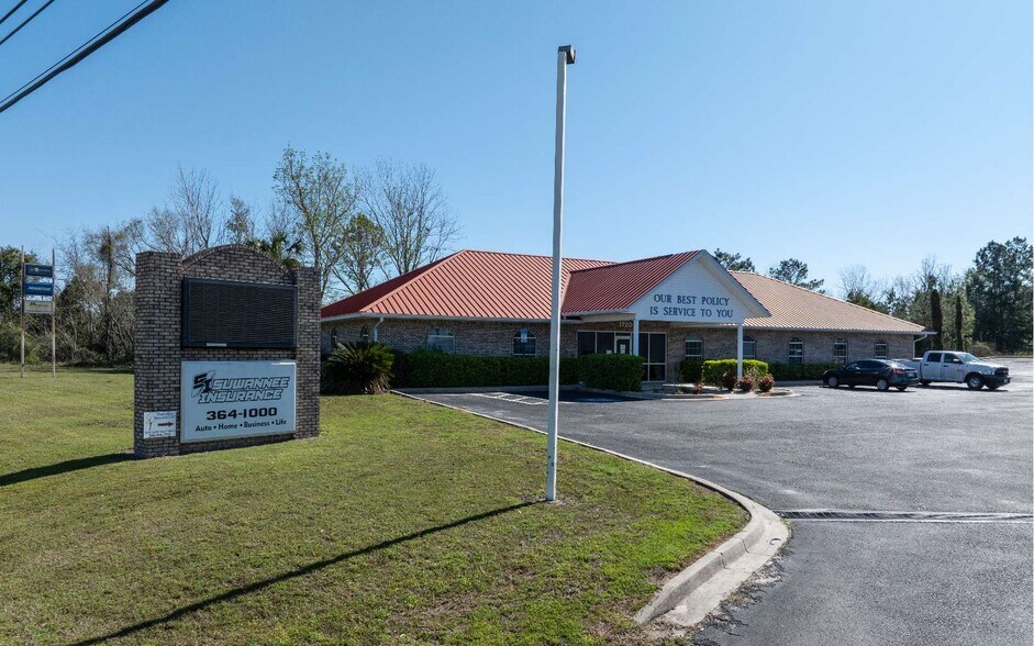 1720 N Ohio Ave, Live Oak, FL à vendre - Photo du bâtiment - Image 1 de 40