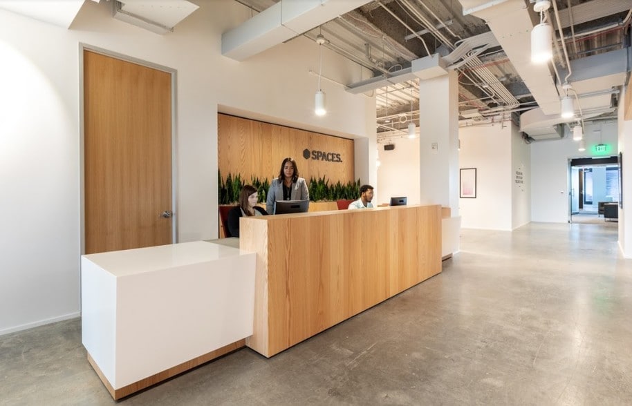 711 N High St, Columbus, OH à louer - Hall d’entrée - Image 1 de 16