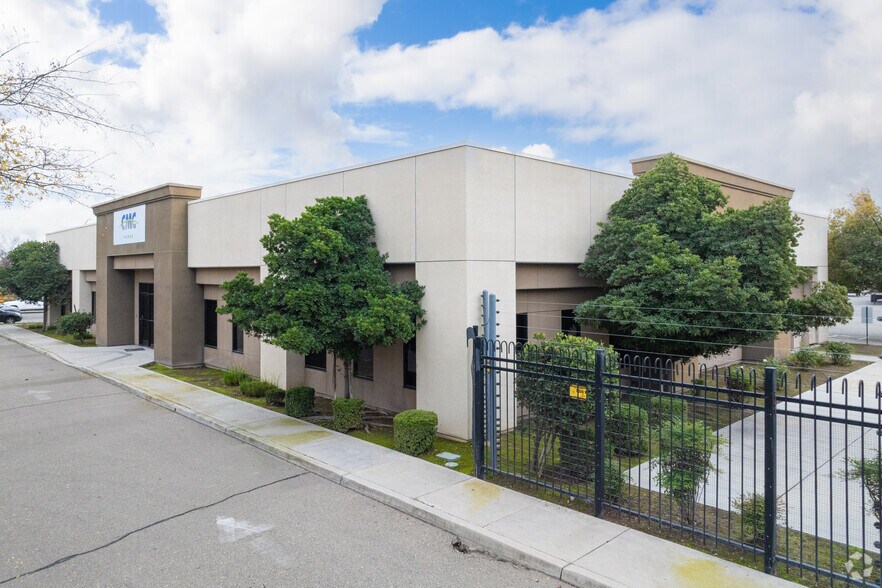 2990 E Annadale Ave, Fresno, CA à vendre - Photo principale - Image 1 de 4