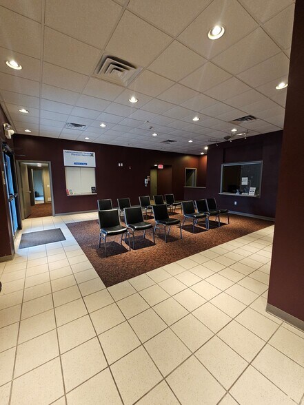 3151 Columbia Blvd, Bloomsburg, PA à louer - Photo du bâtiment - Image 2 de 24