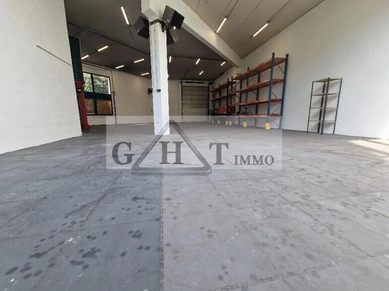 Industrial in La Courneuve for lease - Interior Photo - Image 3 of 14