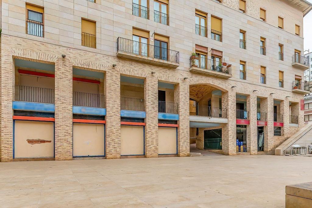 Commerce de détail dans Alzira, Valencia à louer Photo du bâtiment- Image 1 de 21