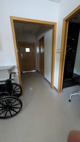 526 N Mullan Rd, Spokane, WA for sale - Interior Photo - Image 3 of 12