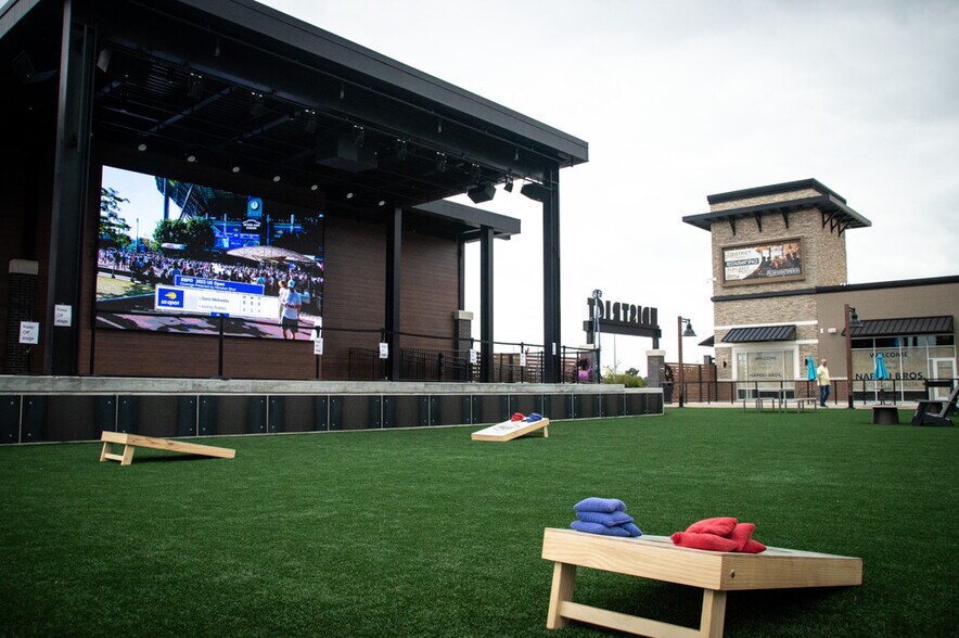 16985 N Outer Forty Dr, Chesterfield, MO à louer - Photo du bâtiment - Image 3 de 5