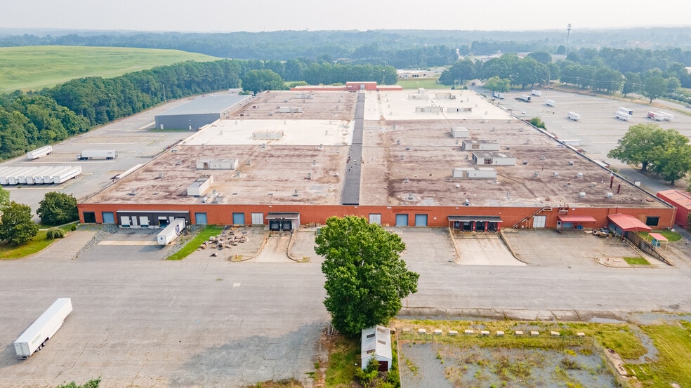 401 W Hanes Mill Rd, Winston-Salem, NC for lease - Building Photo - Image 2 of 24