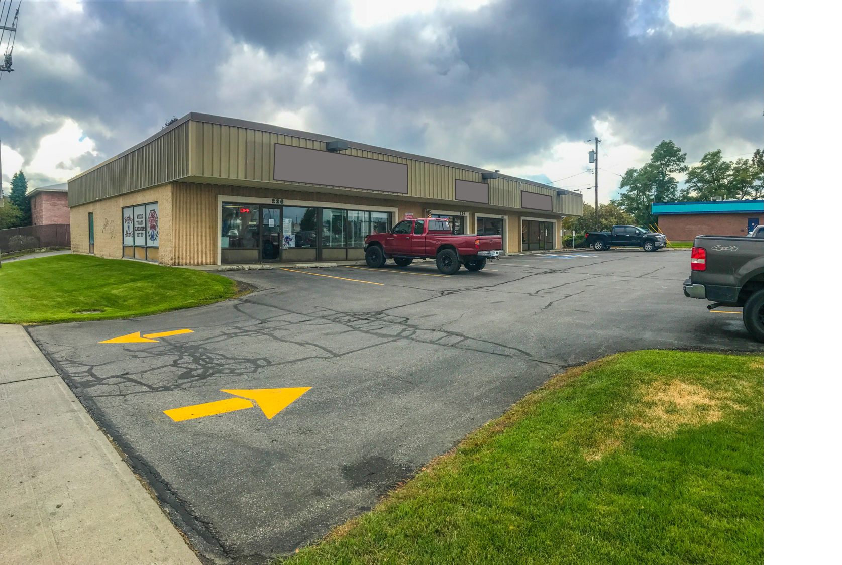 220-226 E Francis Ave, Spokane, WA for lease Building Photo- Image 1 of 5