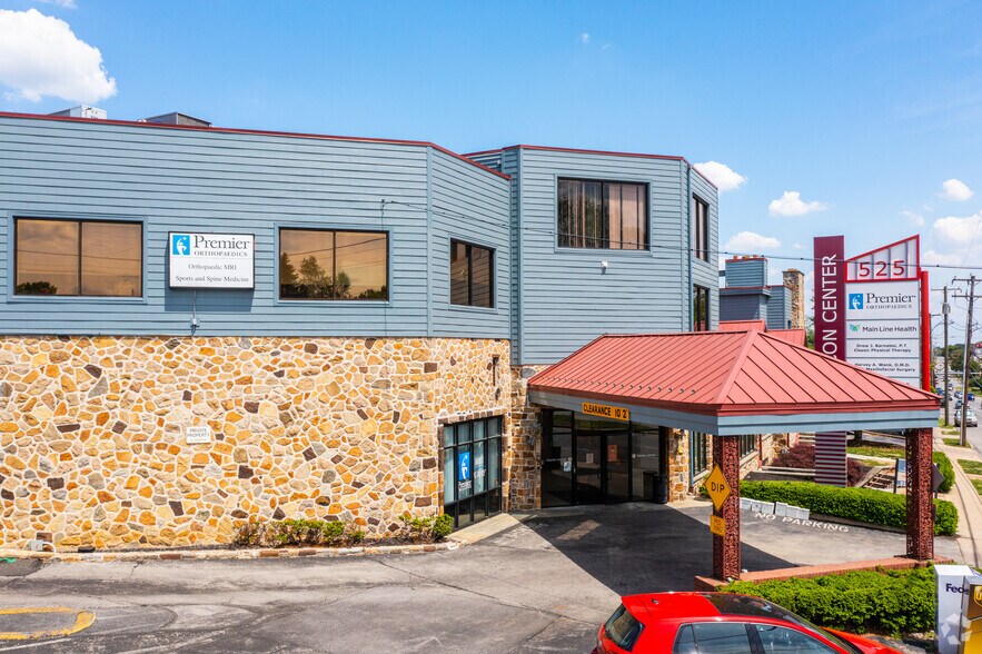 525 West Chester Pike, Havertown, PA à louer - Photo du bâtiment - Image 2 de 5