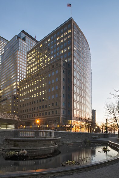 300 Vesey St, New York, NY à louer - Photo du bâtiment - Image 3 de 9