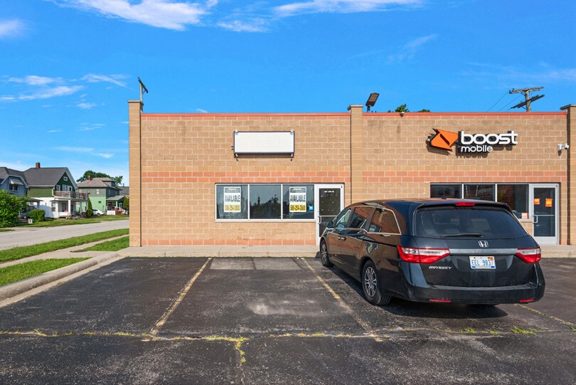 509-533 10th St, Port Huron, MI for lease - Building Photo - Image 2 of 7