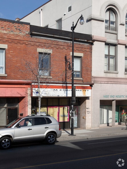 2828 Dundas St W, Toronto, ON for lease - Primary Photo - Image 1 of 2