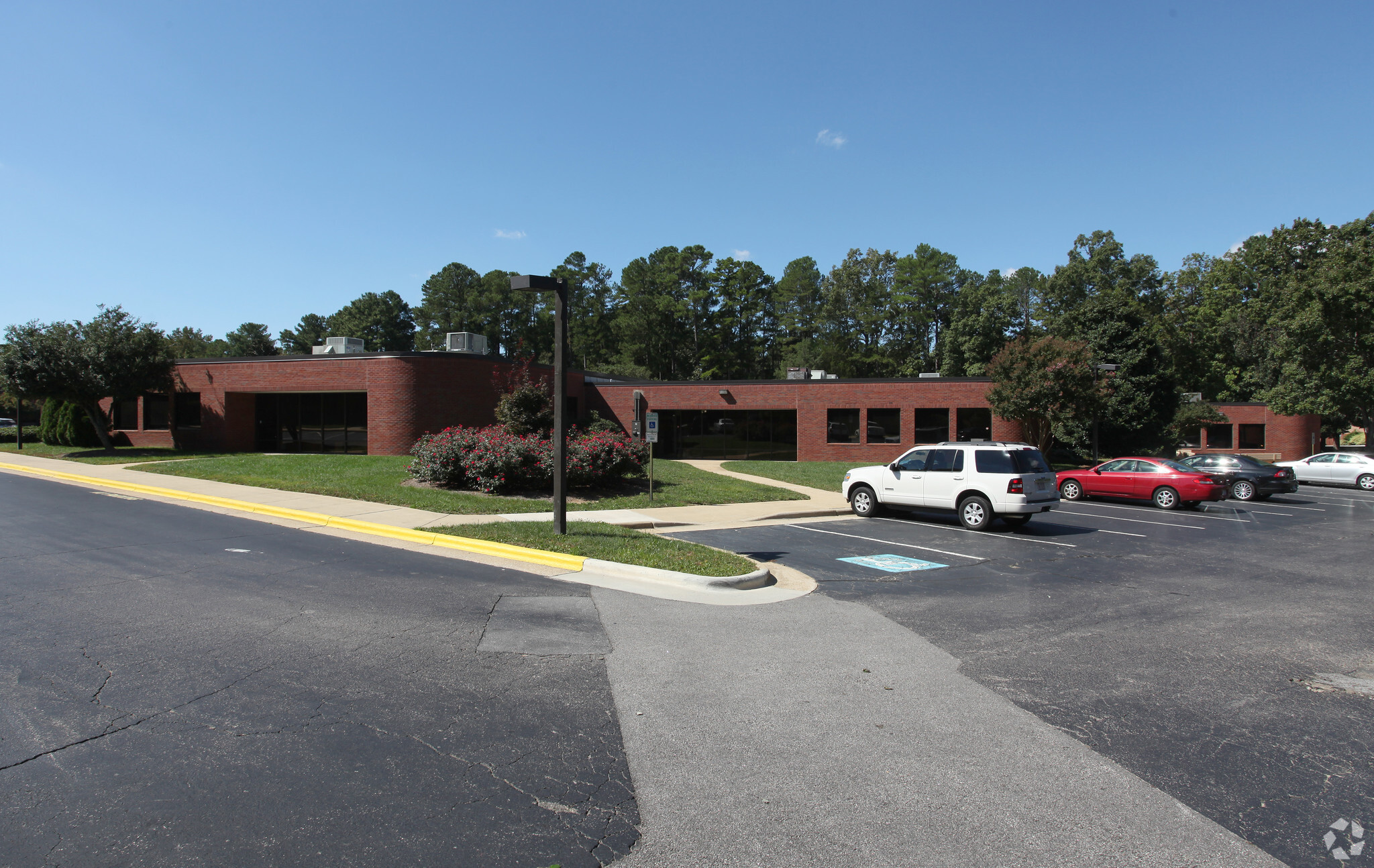 5910-5948 Six Forks Rd, Raleigh, NC for lease Building Photo- Image 1 of 6