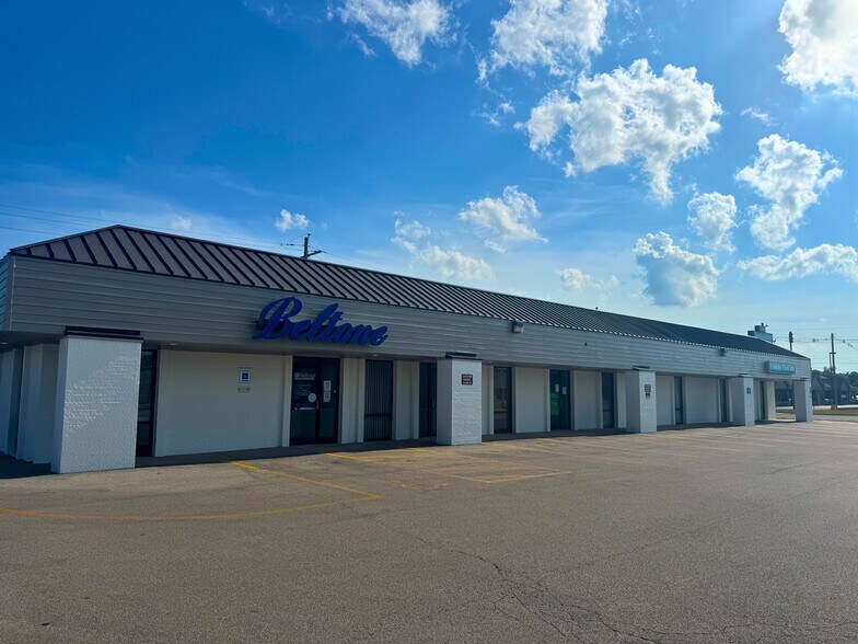 2980 N Main St, Decatur, IL à louer - Photo du bâtiment - Image 3 de 12