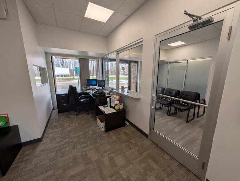 800 E Allegan St, Otsego, MI à vendre - Photo du bâtiment - Image 3 de 7