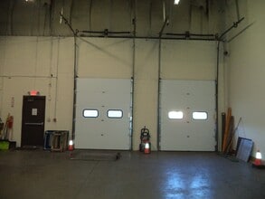 15-17 Tinker Ave, Londonderry, NH for lease Interior Photo- Image 2 of 13