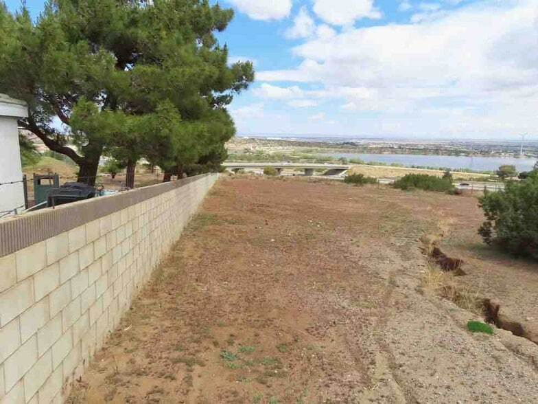 El Camino Drive, Palmdale, CA à vendre - Photo du bâtiment - Image 3 de 6