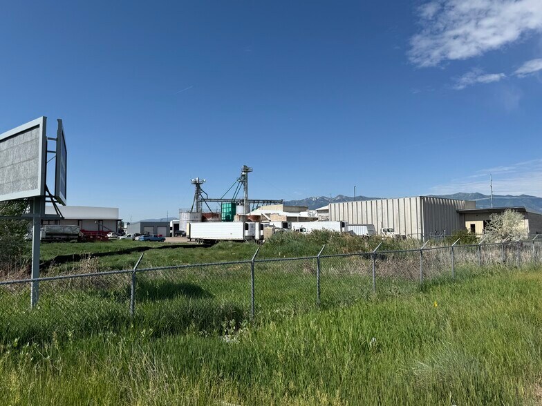 200 1000 w, Logan, UT à vendre - Photo du bâtiment - Image 2 de 10