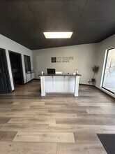 1412 SW 7 Hwy, Blue Springs, MO for lease Interior Photo- Image 1 of 9