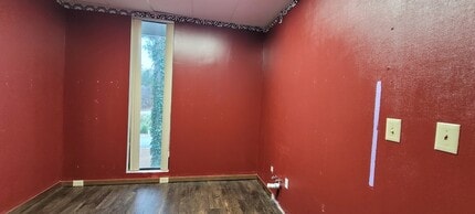 2500 W Broad St, Athens, GA for lease Interior Photo- Image 1 of 4