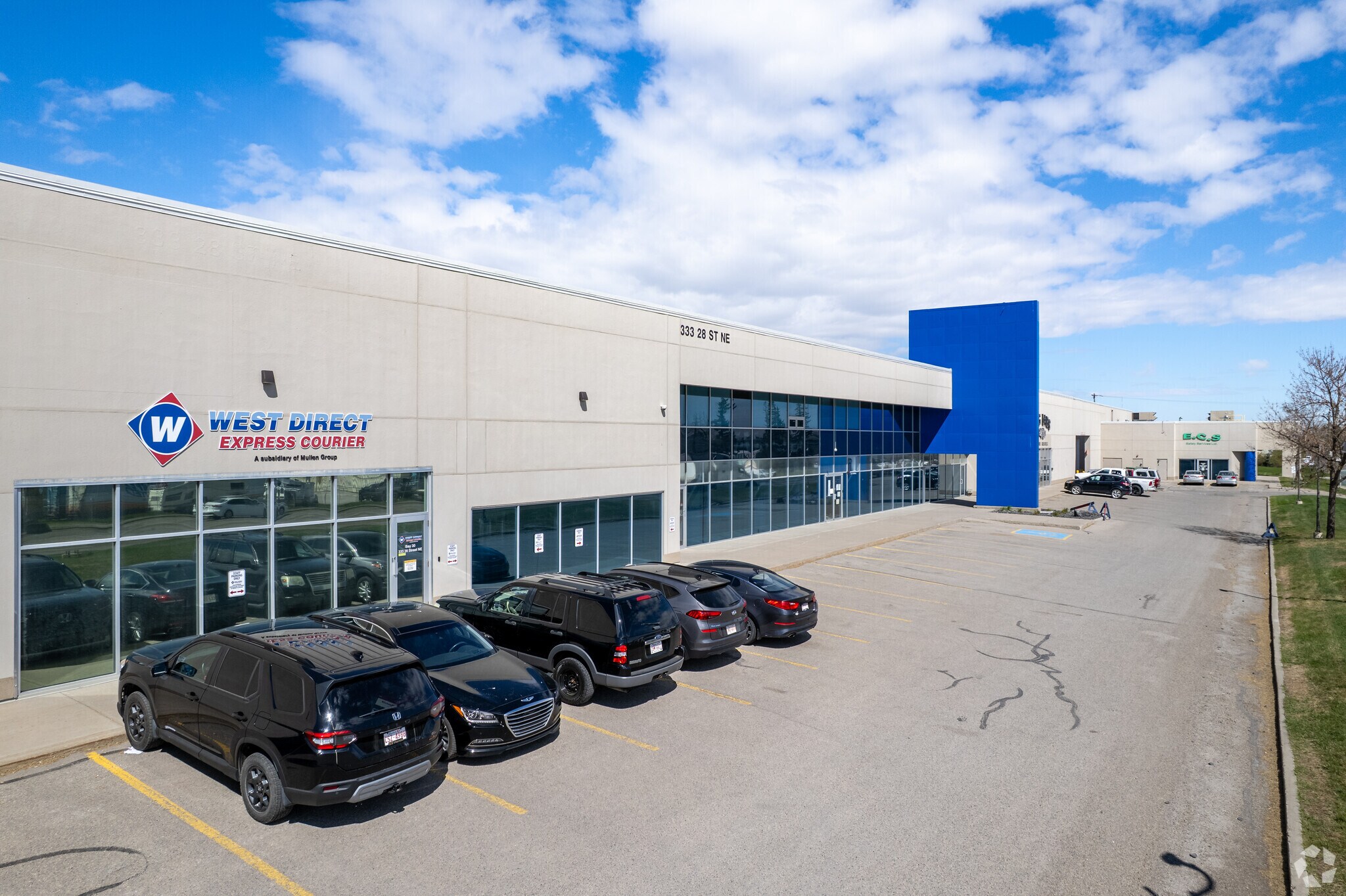 333 28th St NE, Calgary, AB for sale Primary Photo- Image 1 of 4